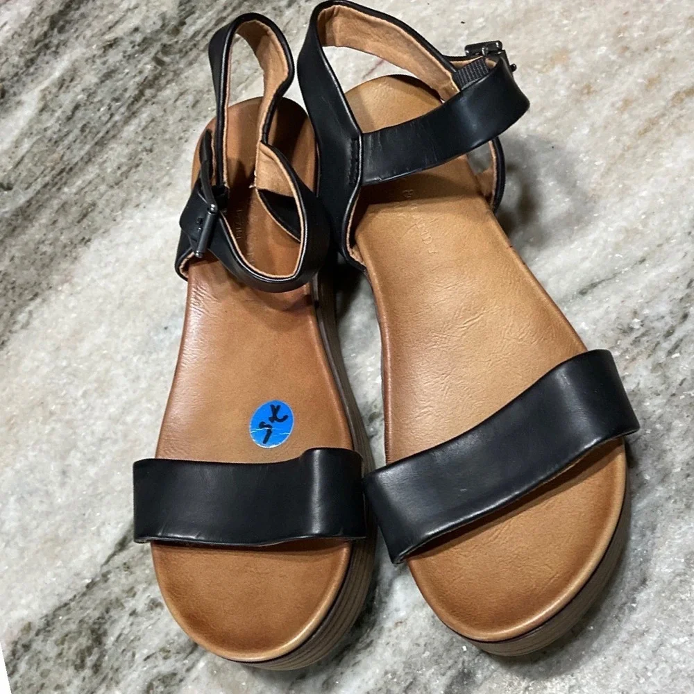 Rock & Candy Sandals Womens 7.5 Cashee Platform Wedge Black Ankle Strap Boho